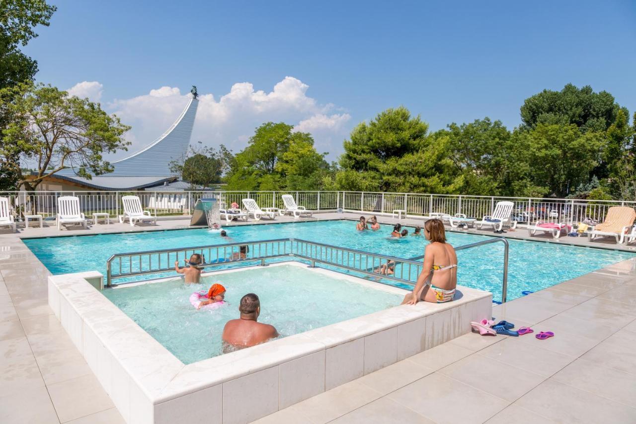 Residence Alla Rotonda Lido di Jesolo Exterior photo