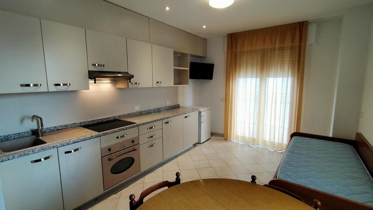 Residence Alla Rotonda Lido di Jesolo Room photo