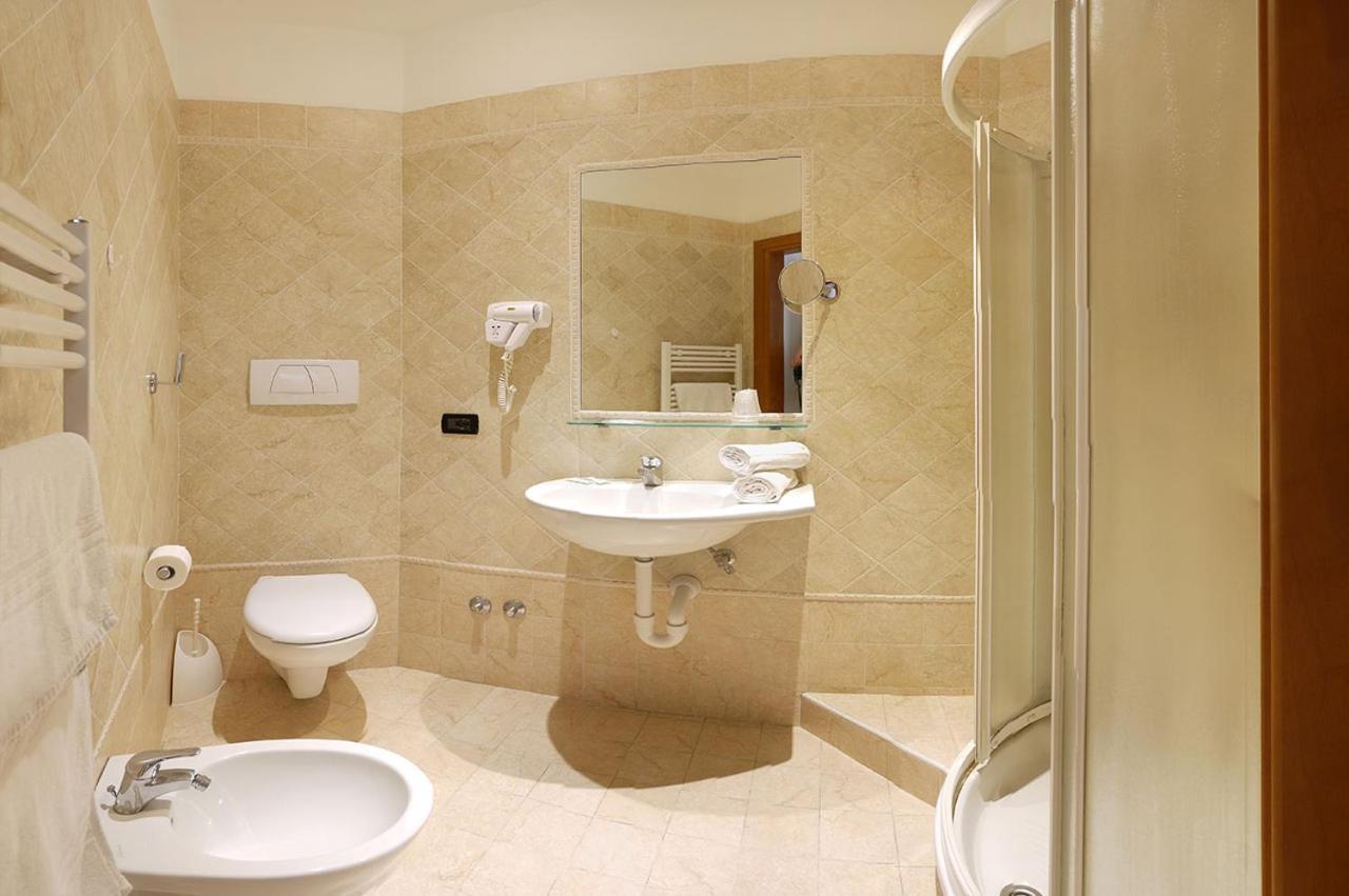 Residence Alla Rotonda Lido di Jesolo Room photo